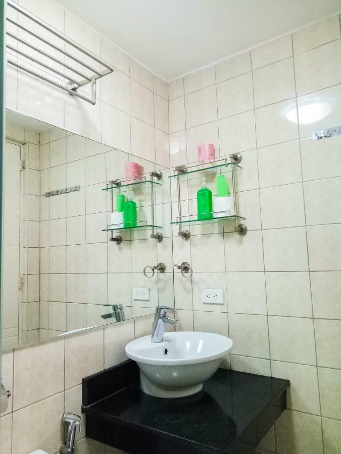 Forbes Area Bgc Taguig Manila Apartment Екстериор снимка