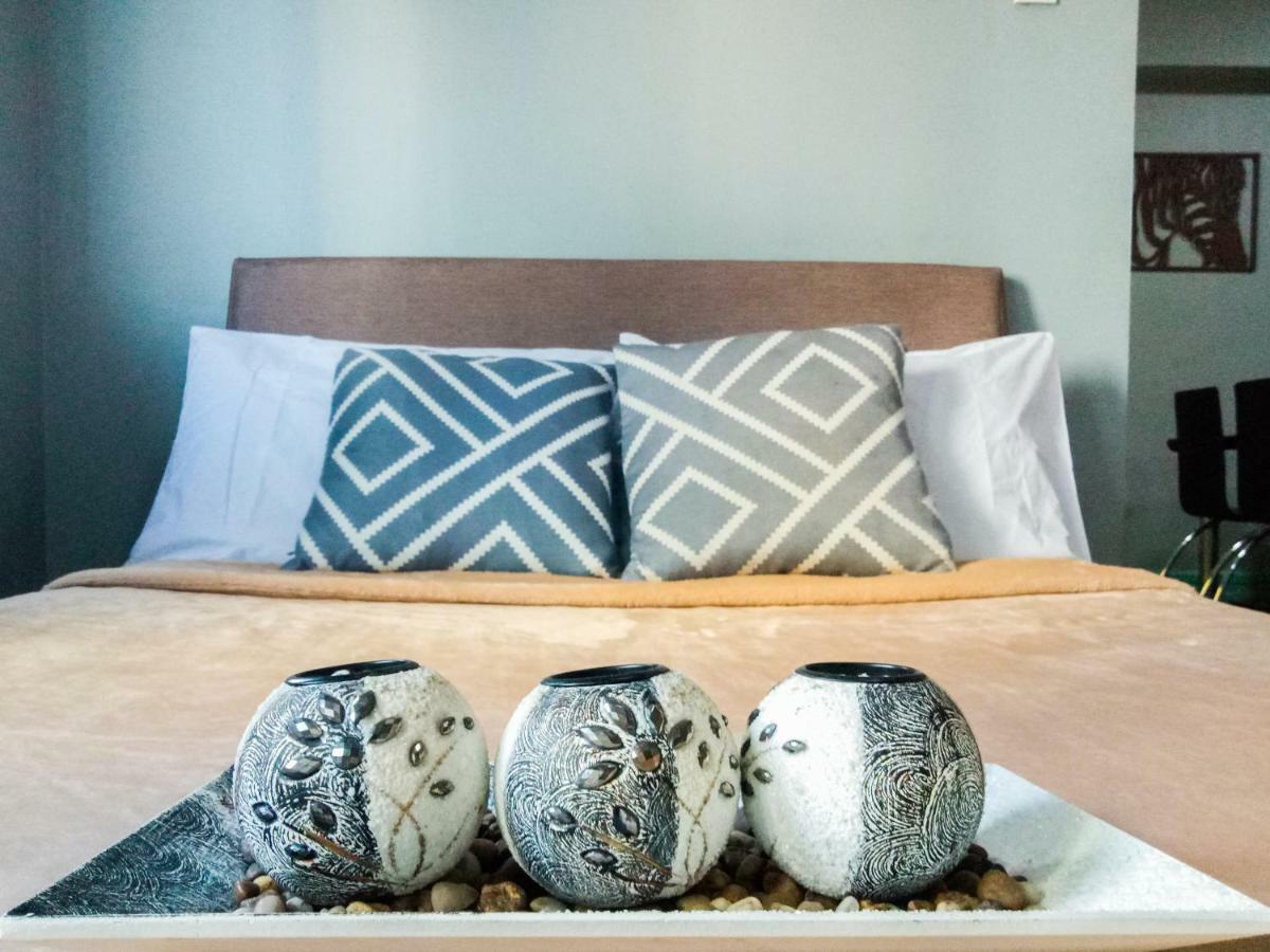 Forbes Area Bgc Taguig Manila Apartment Екстериор снимка