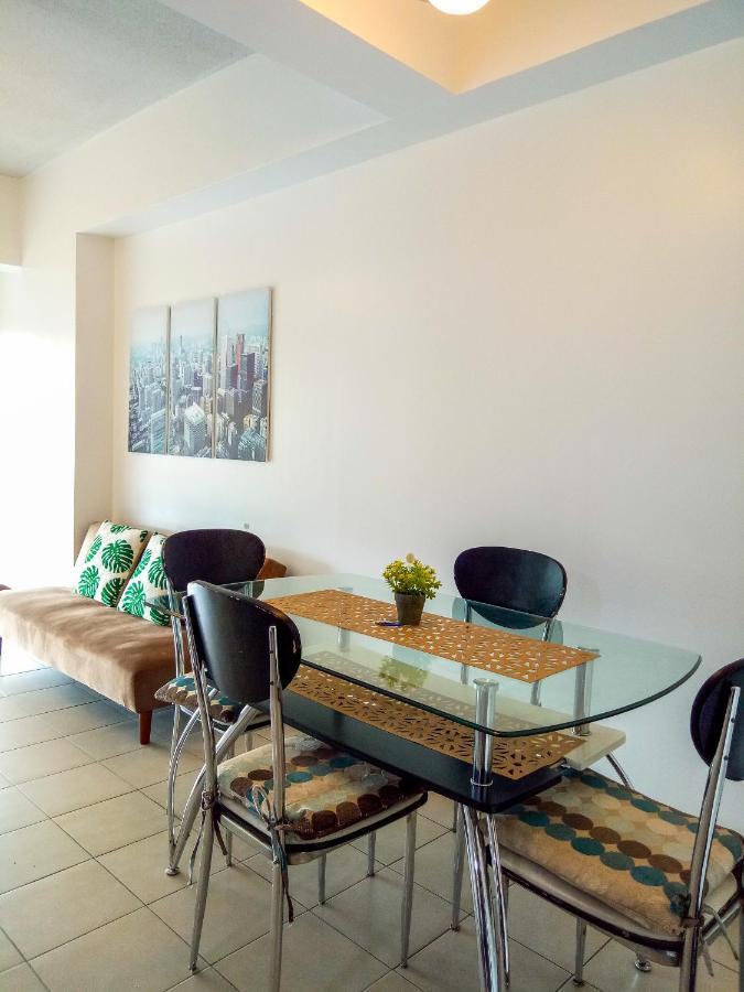 Forbes Area Bgc Taguig Manila Apartment Екстериор снимка